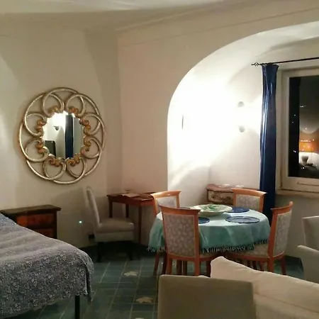 Panoramico In Piazzetta 卡普里