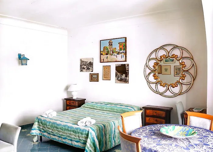 Panoramico In Piazzetta Capri